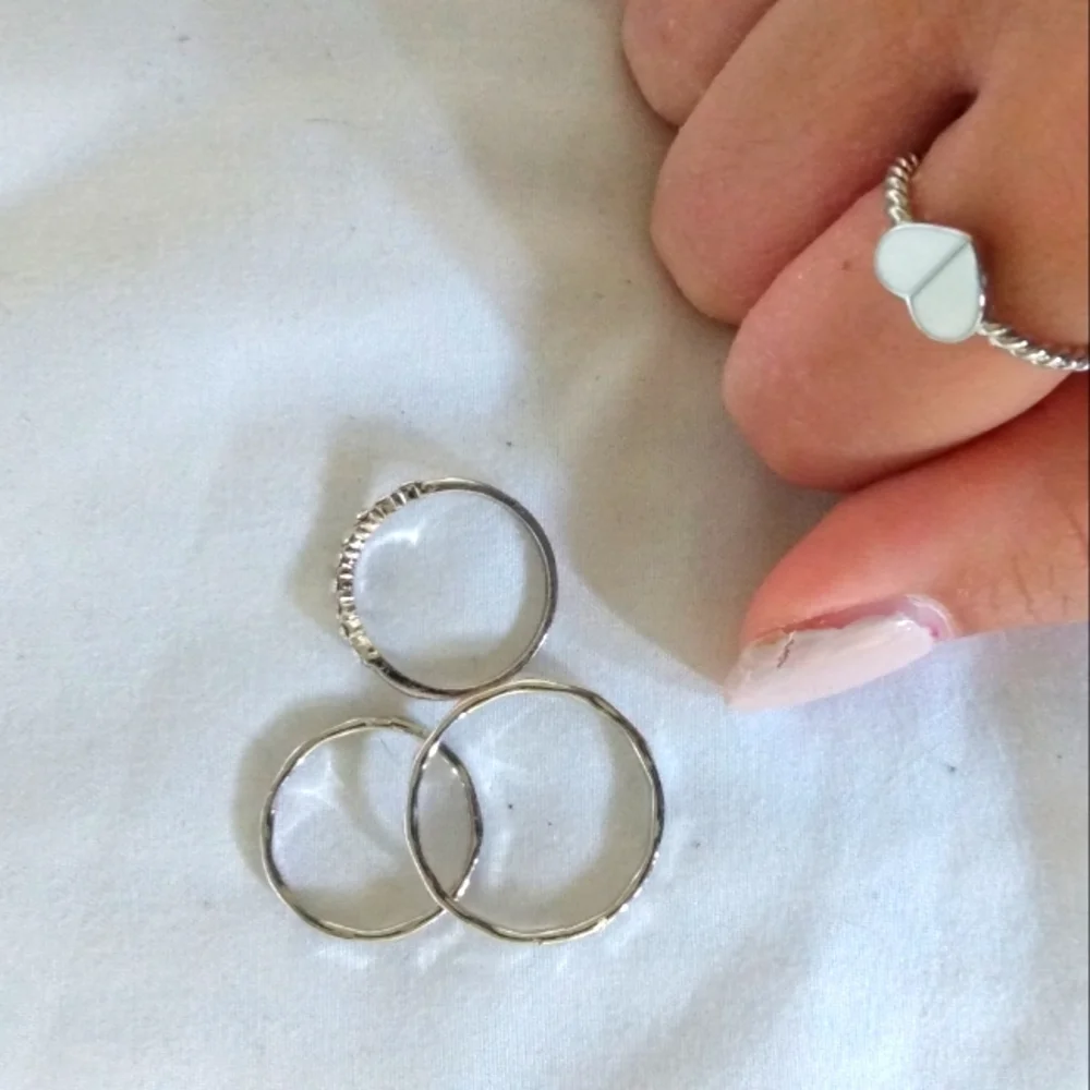 Silver ring - Picture 3 of 5